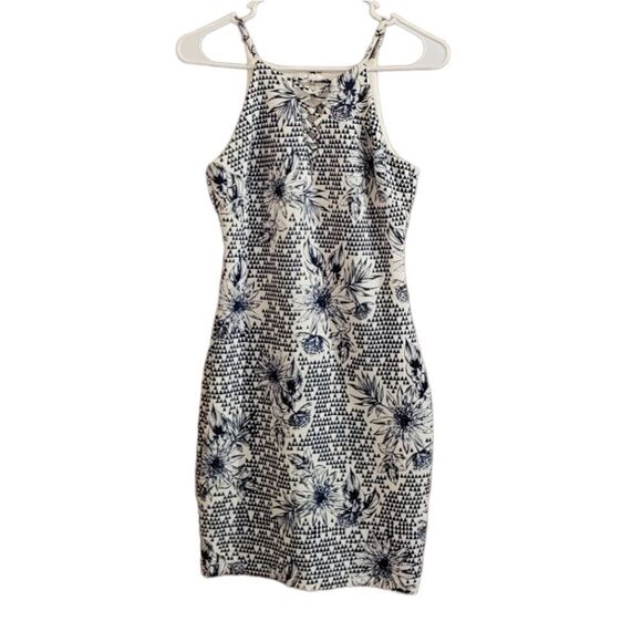 Guess Dress   - Picture 14 of 14